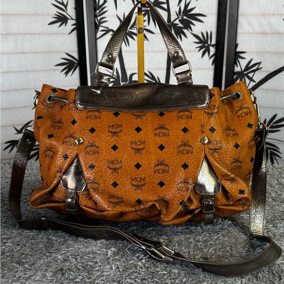 MCM Limited Edition Visetos made in Italy Drawstring Satchel/Crossbody bag - Picture 16 of 16
